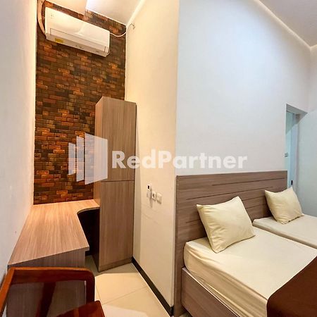 Griya Borobudur Malang Syariah Redpartner Blimbing  Exterior foto
